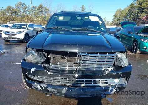 2014 Lincoln Navigator z USA, uszkodzony, nr VIN 5LMJJ2J56EEL02788